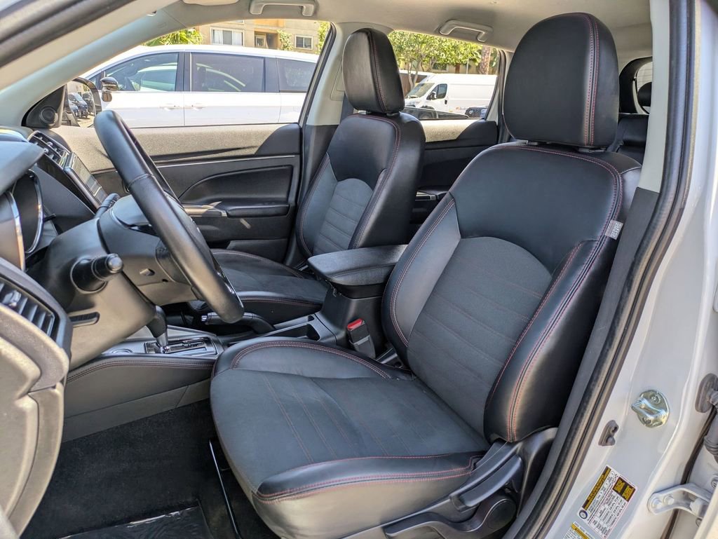 Used 2025 Mitsubishi Outlander Sport SE AWD/4WD image 23
