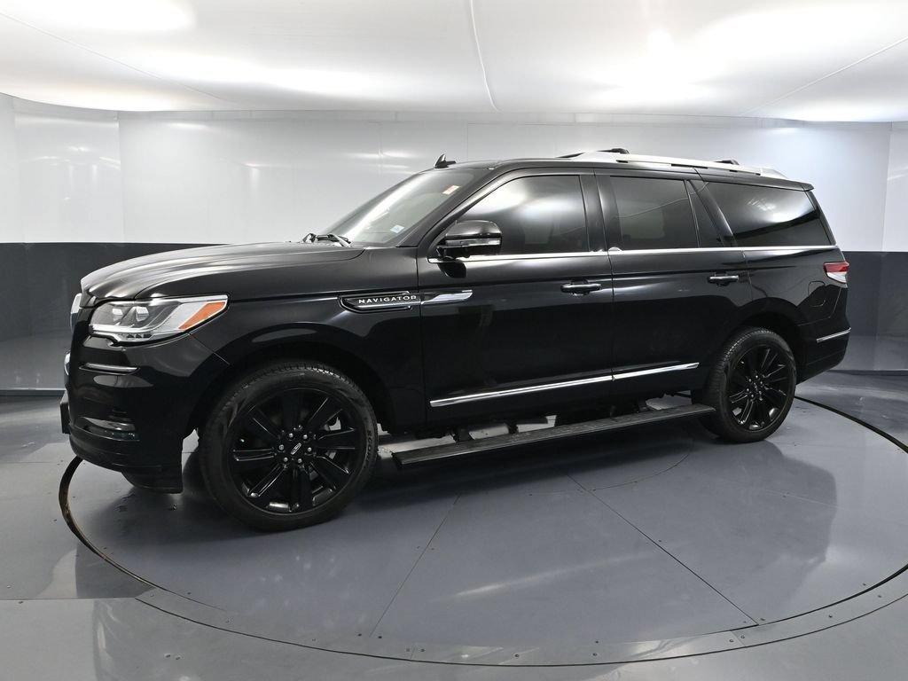 Used 2024 Lincoln Navigator Reserve w/ Equipment Group 201A AWD/4WD image 11