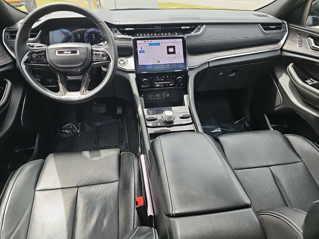 Certified 2024 Jeep Grand Cherokee Overland w/ Luxury Tech Group IV AWD/4WD image 19