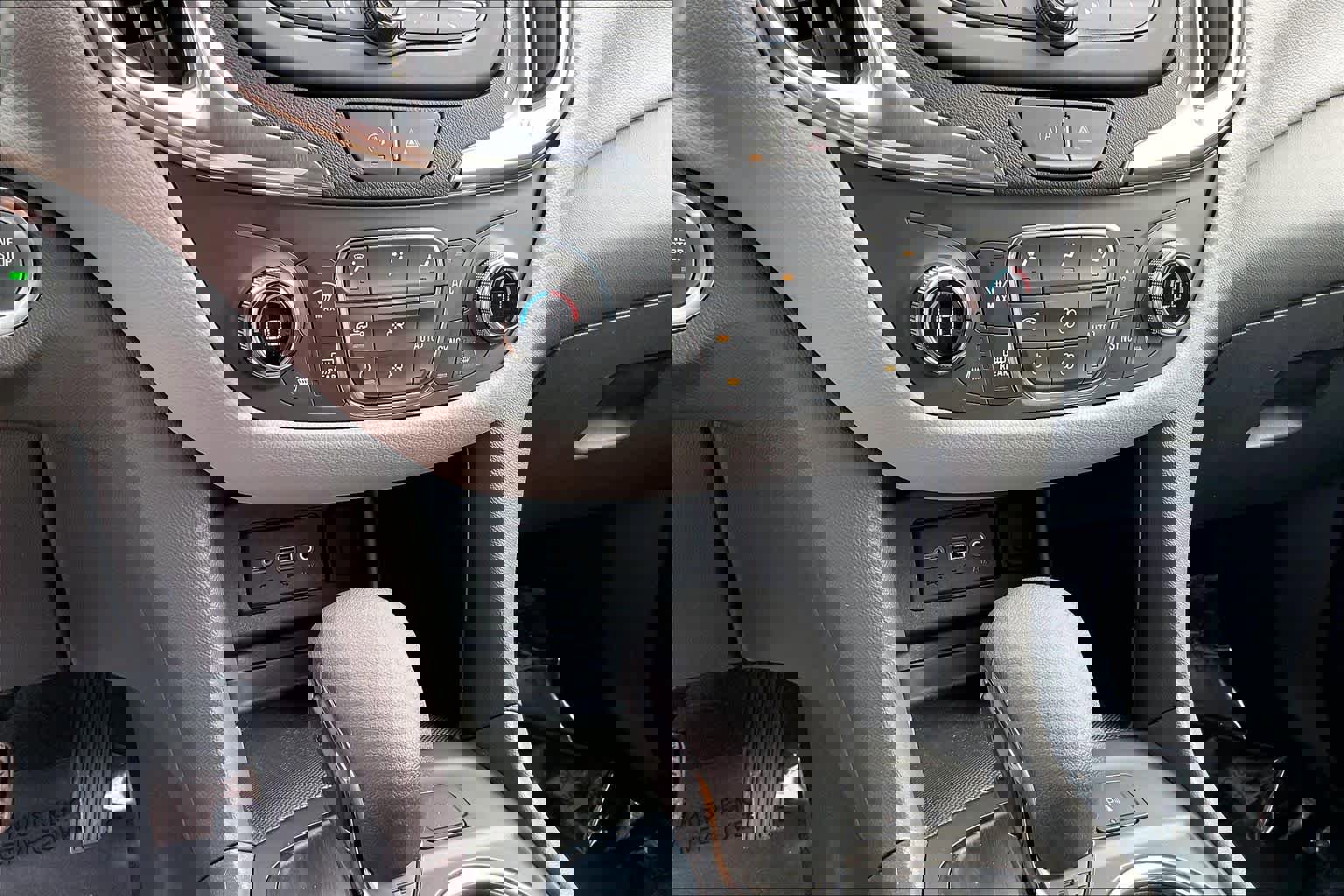 Used 2023 Chevrolet Equinox LT image 31