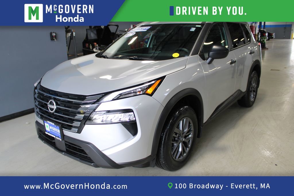 Used 2025 Nissan Rogue S AWD/4WD image 1