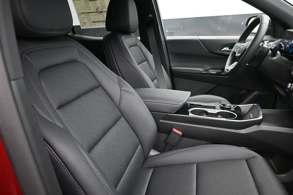 New 2026 Chevrolet Equinox LT w/ Convenience Package II FWD image 25