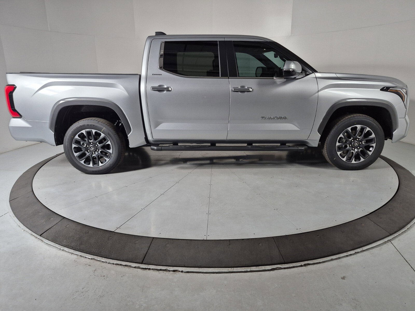 New 2026 Toyota Tundra Limited AWD/4WD image 5