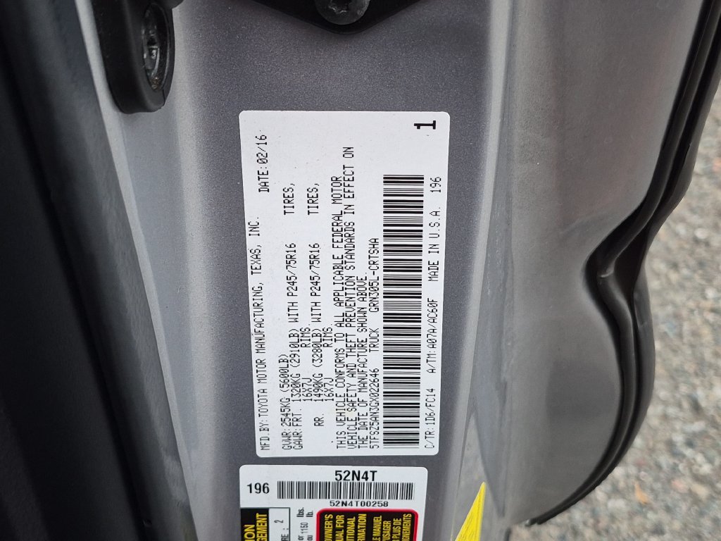 Used 2016 Toyota Tacoma SR5 w/ Towing Package AWD/4WD image 27