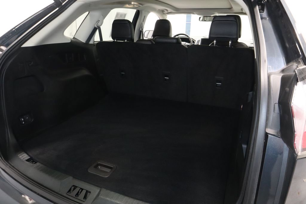 Certified 2024 Ford Edge SEL w/ Convenience Package AWD/4WD image 17