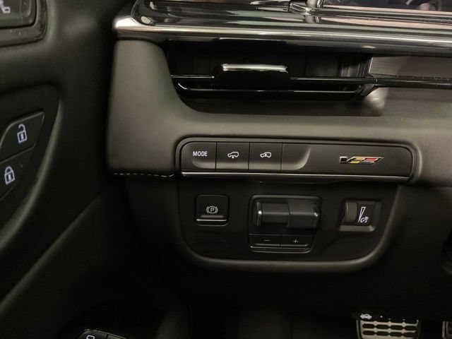 Used 2024 Cadillac Escalade V w/ LPO, ONYX Package AWD/4WD image 23