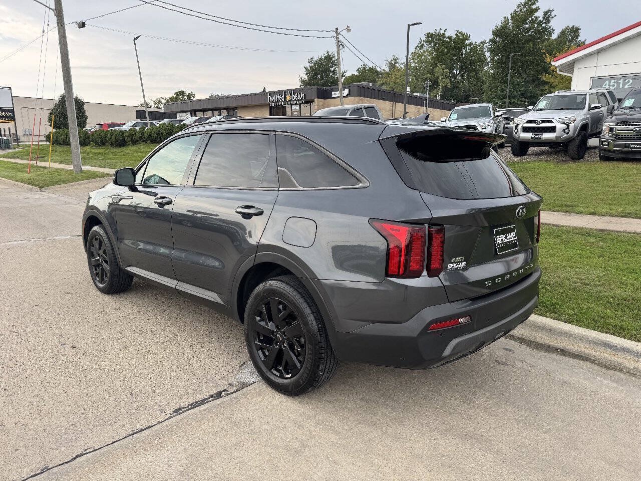 Used 2021 Kia Sorento S AWD/4WD image 3