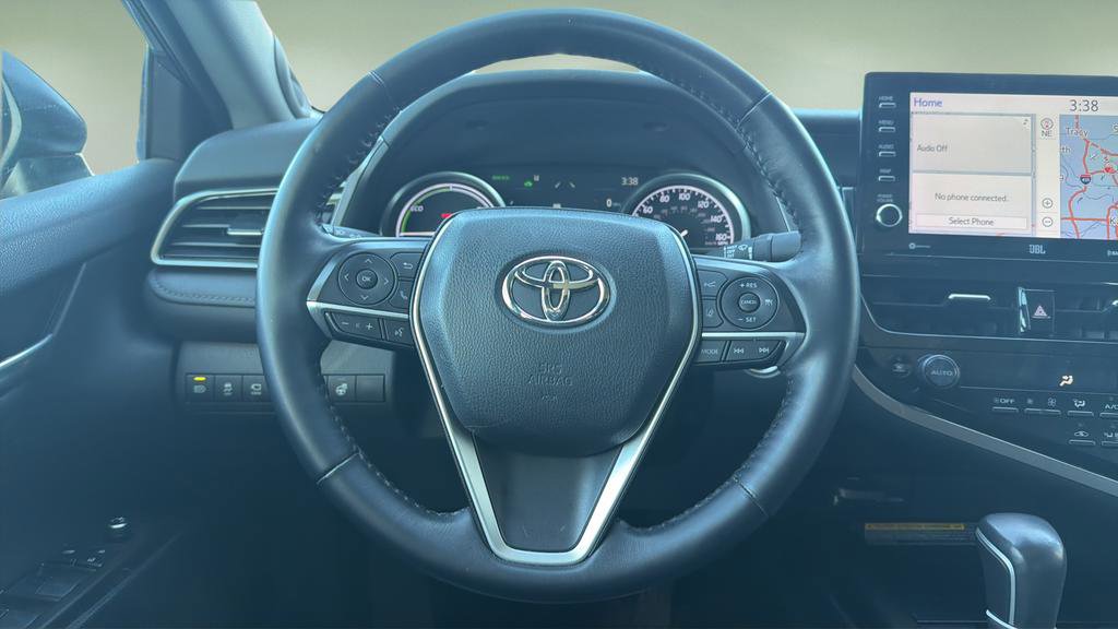 Used 2021 Toyota Camry XLE w/ Navigation Upgrade Package image 9