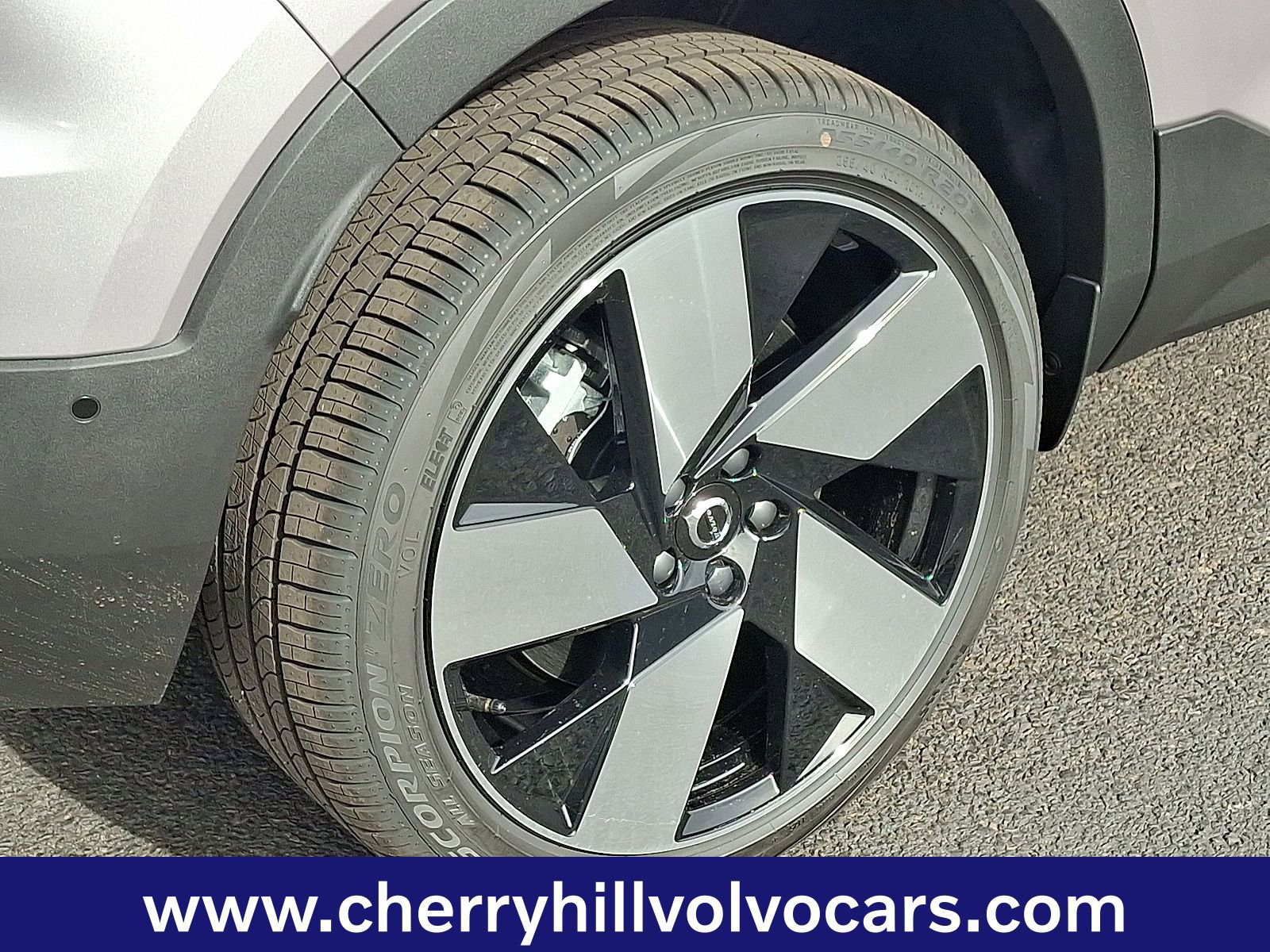 New 2026 Volvo EX40 Plus w/ Climate Package image 6