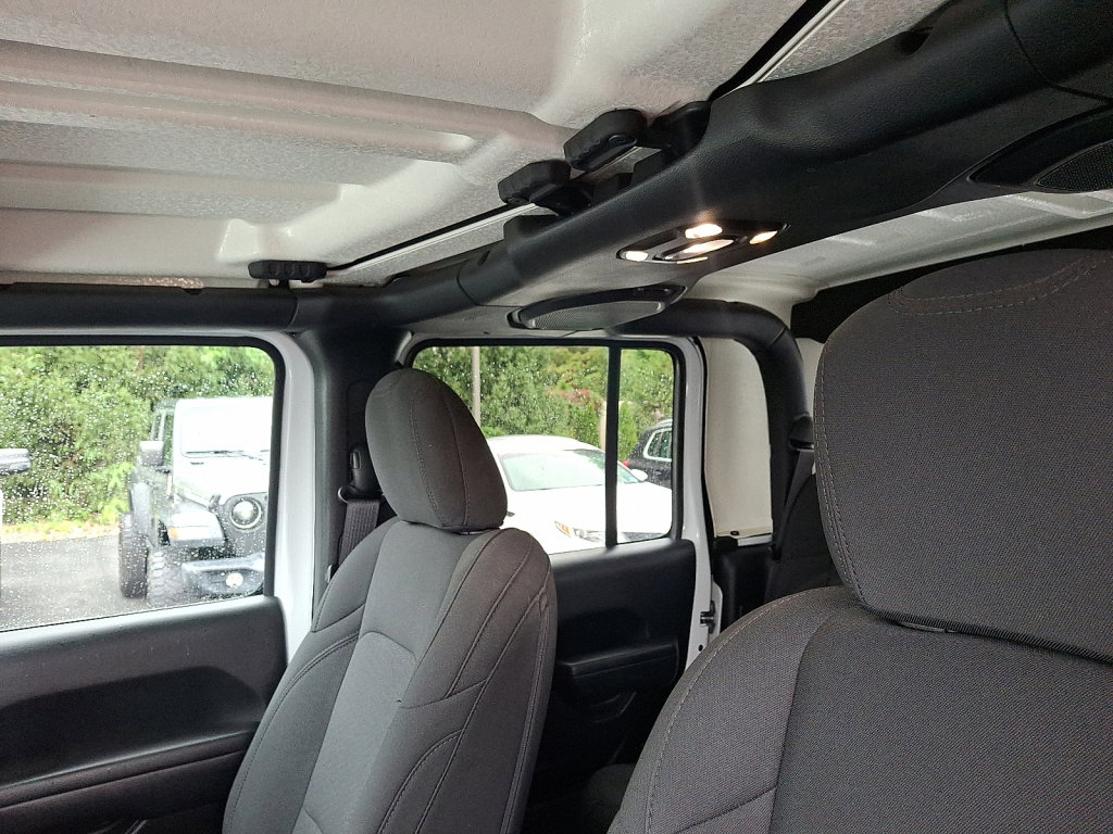 Certified 2022 Jeep Gladiator Willys image 24