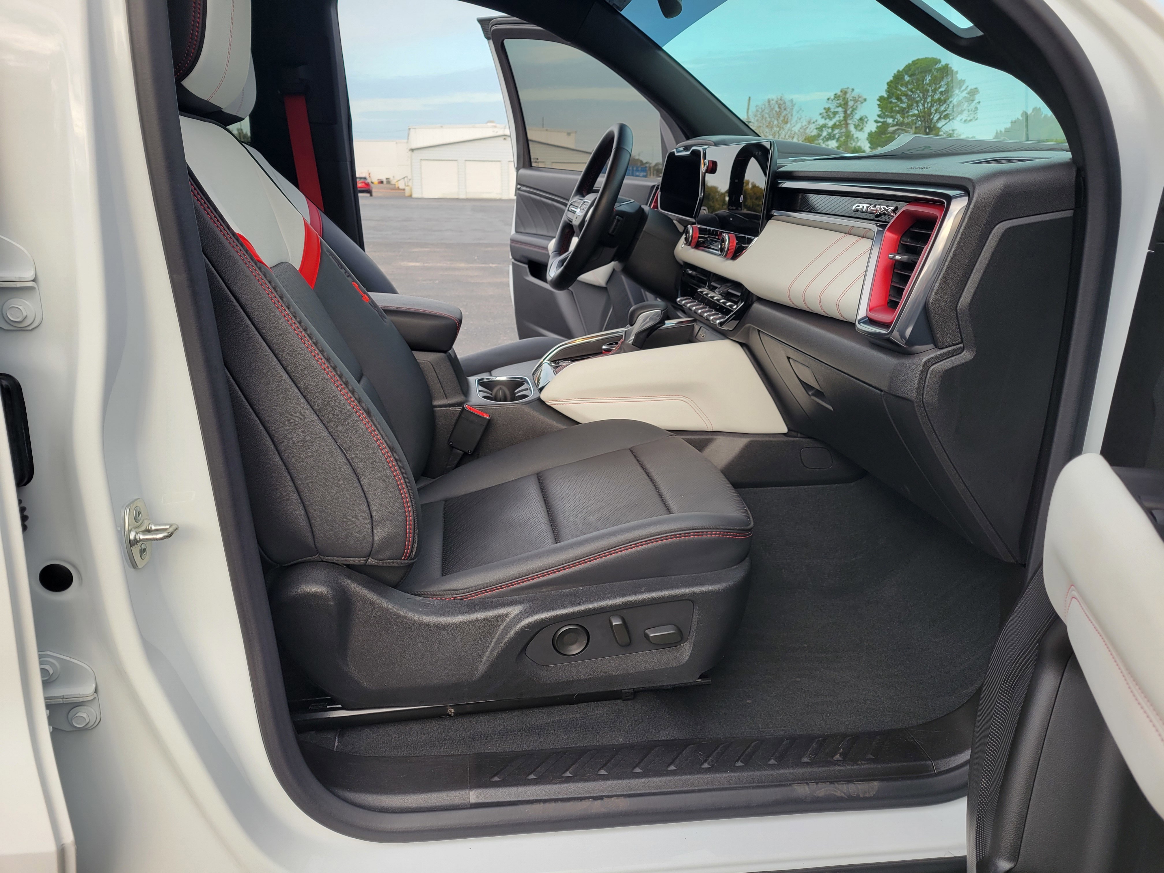 Certified 2024 GMC Canyon AT4X image 36