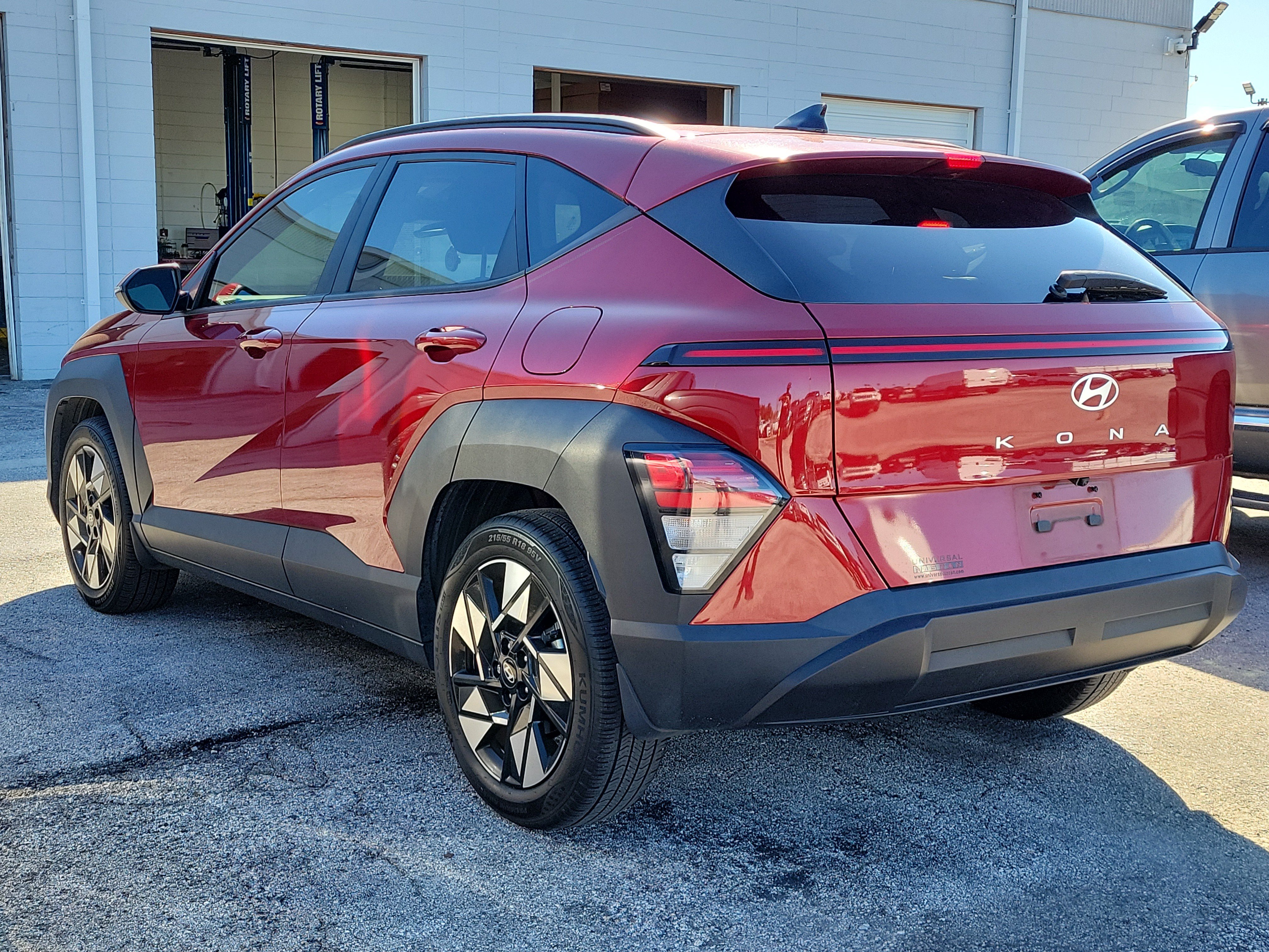 Used 2024 Hyundai Kona SEL w/ Convenience Package FWD image 4