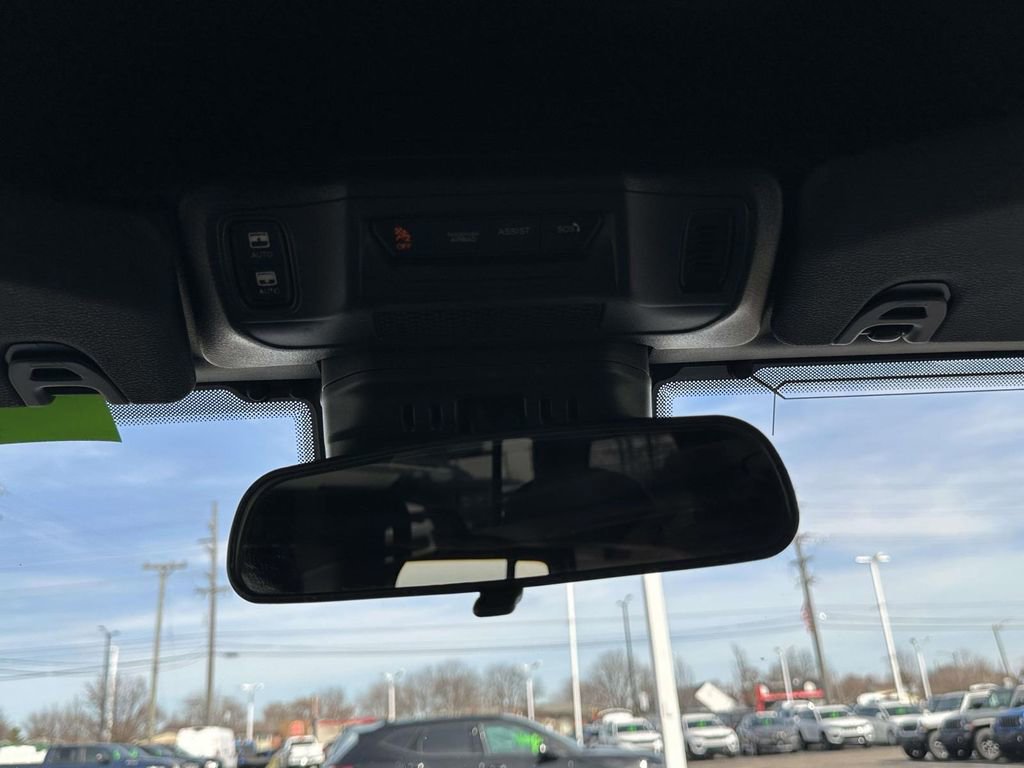 Certified 2024 Jeep Wrangler Willys image 32