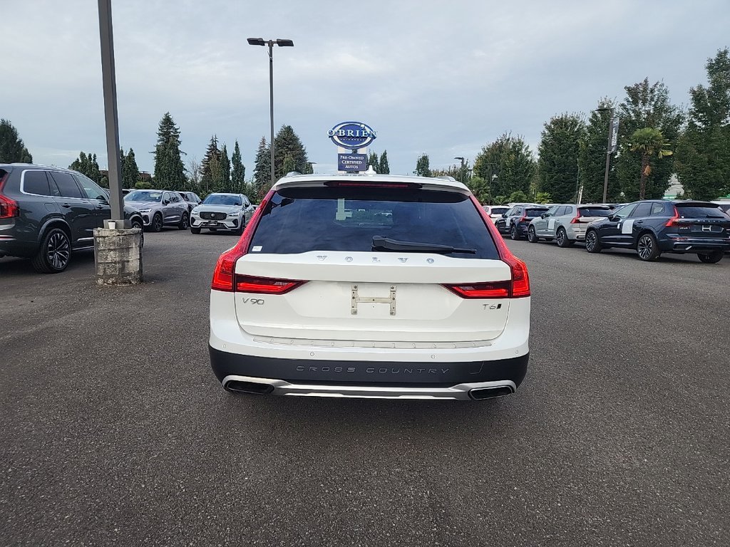 Used 2017 Volvo V90 T6 Cross Country AWD/4WD image 4