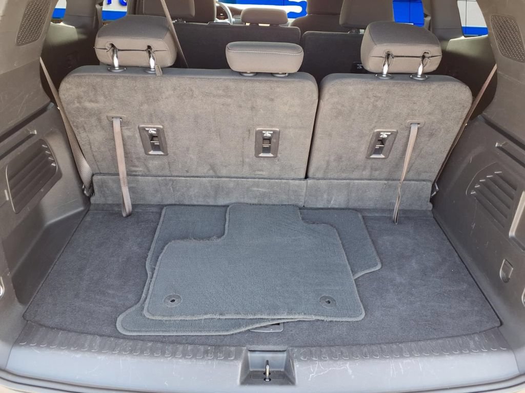 Used 2025 GMC Acadia Elevation FWD image 25