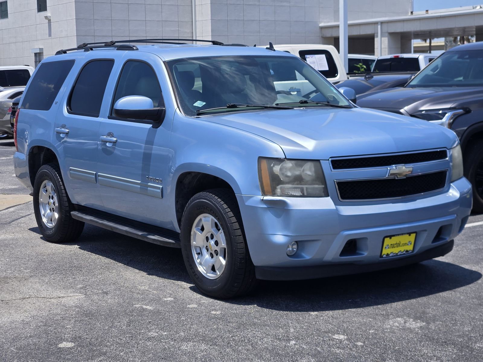 Used 2011 Chevrolet Tahoe LT w/ Luxury Package RWD image 3