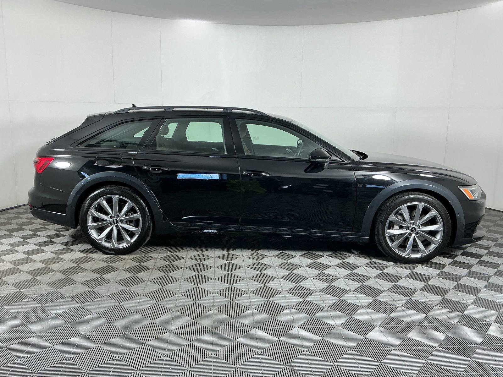Used 2024 Audi A6 Premium Plus image 10