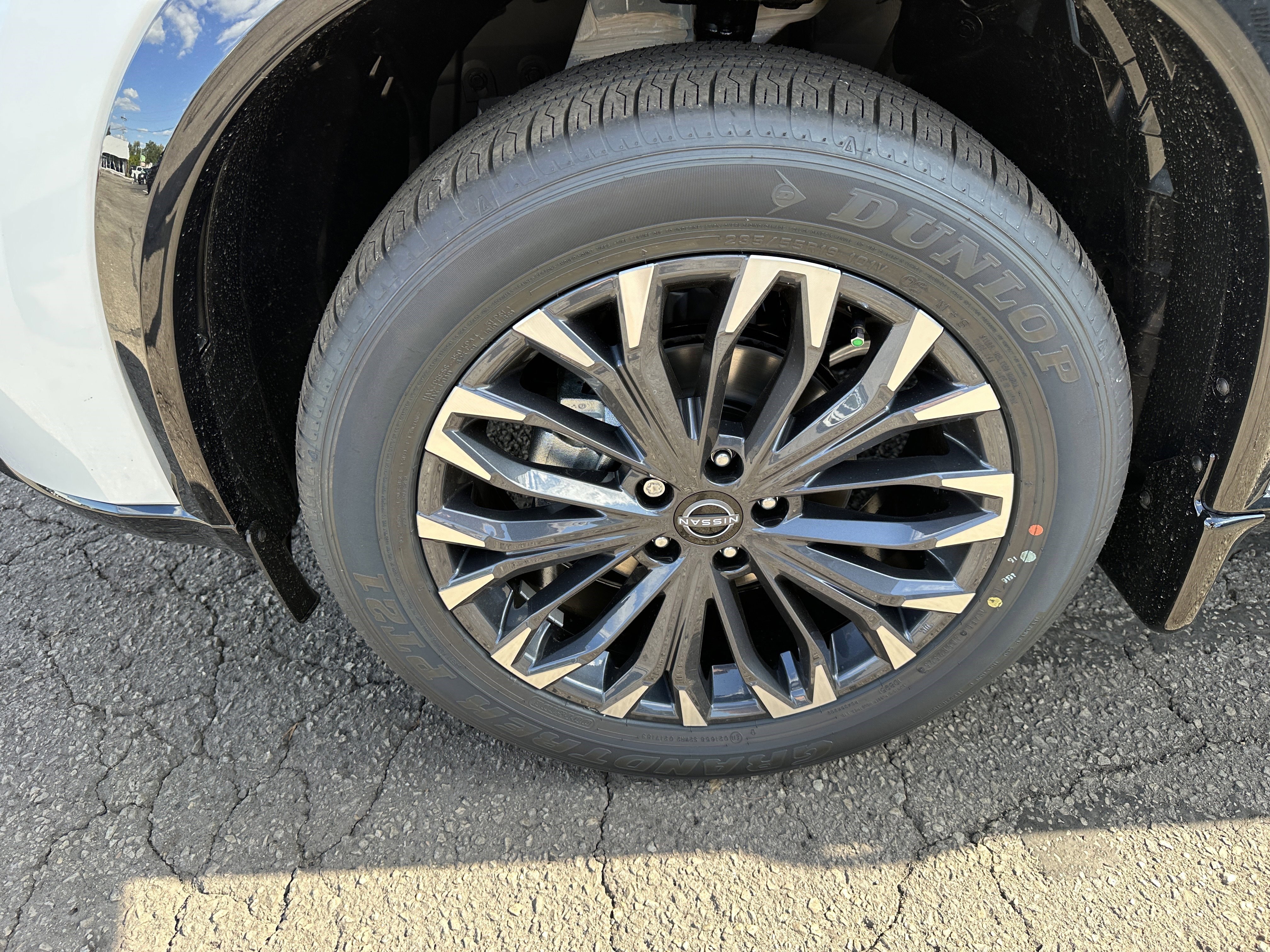 New 2026 Nissan Rogue Platinum image 13