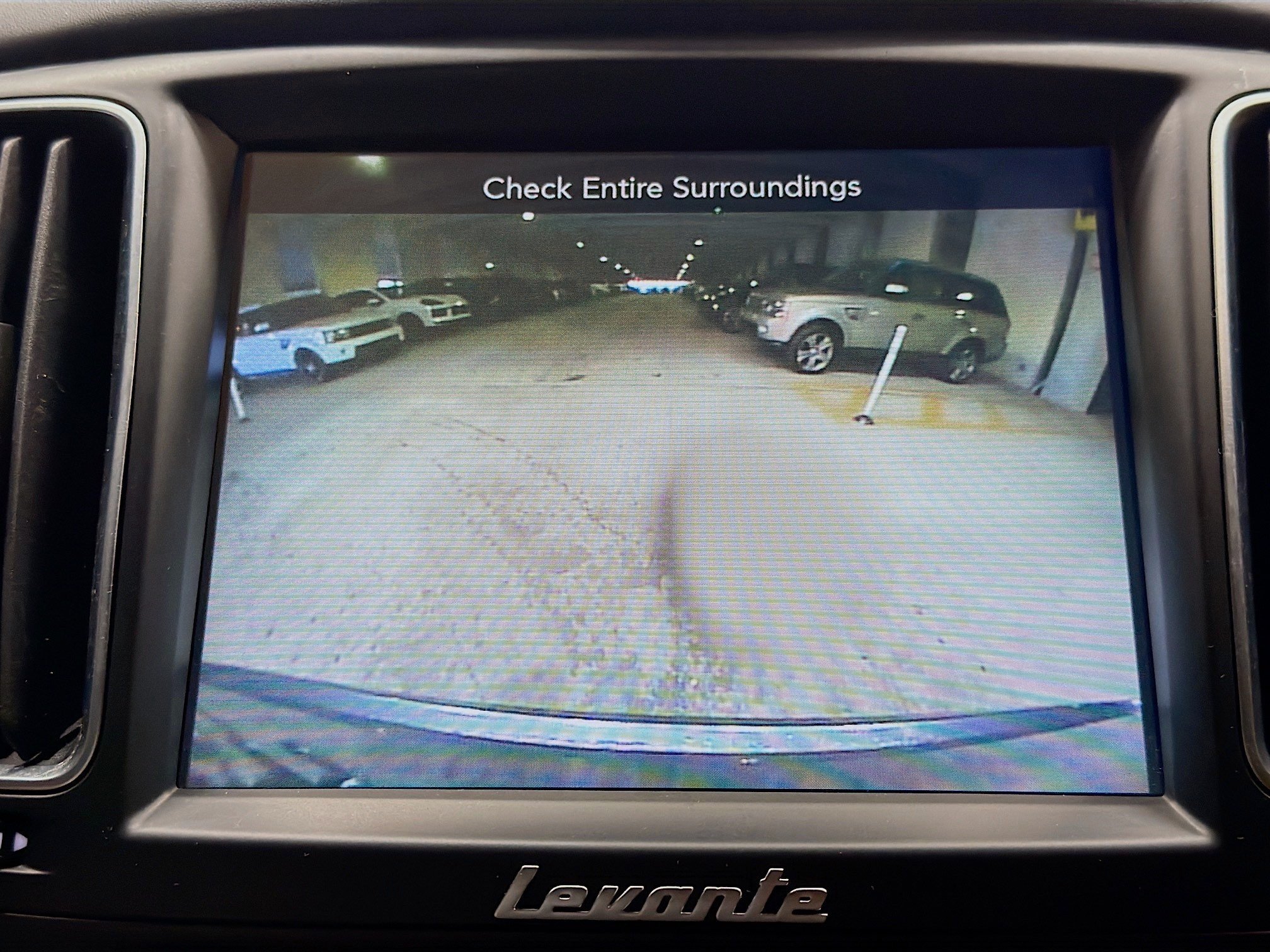 Used 2018 Maserati Levante GranLusso AWD/4WD image 32