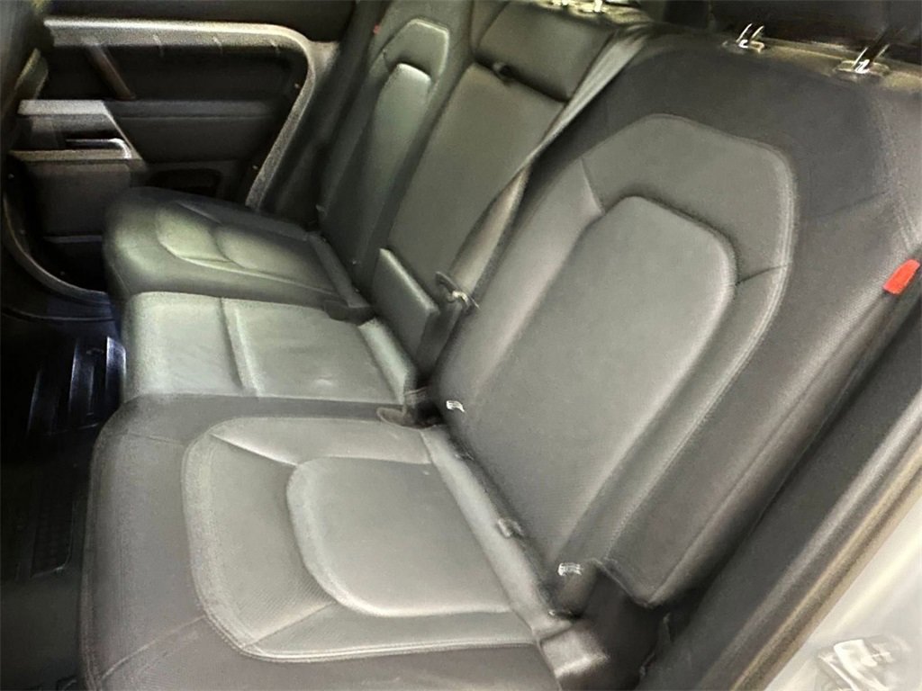 Used 2023 Land Rover Defender 110 X-Dynamic SE image 29