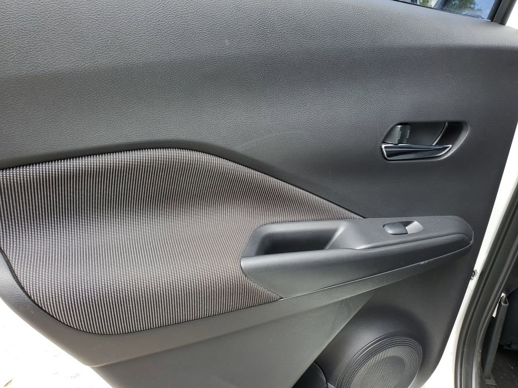 Used 2020 Nissan Kicks SV w/ Exterior Package image 17