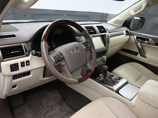 Used 2017 Lexus GX 460 image 19