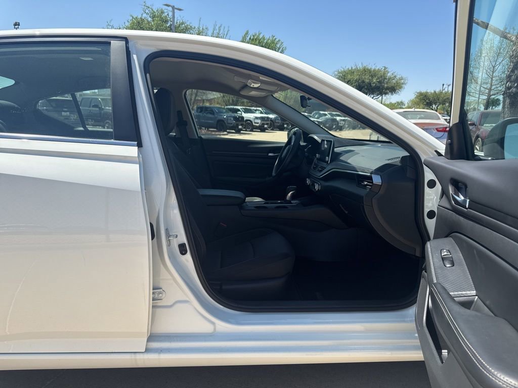 Certified 2025 Nissan Altima 2.5 SV image 13