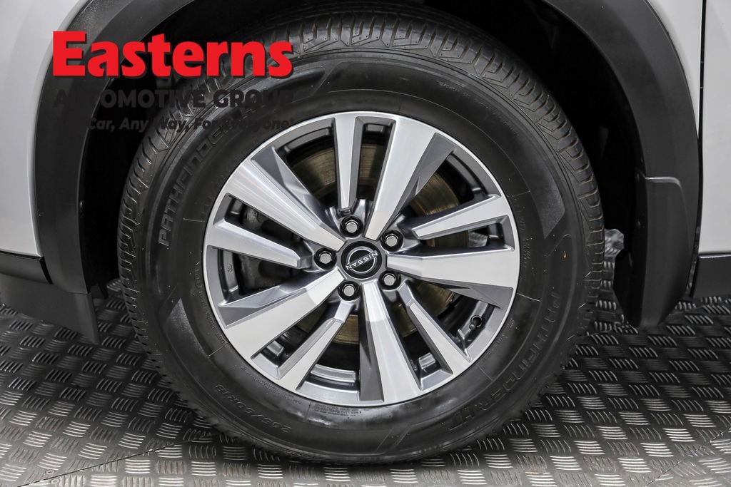 Used 2023 Nissan Pathfinder SL image 32