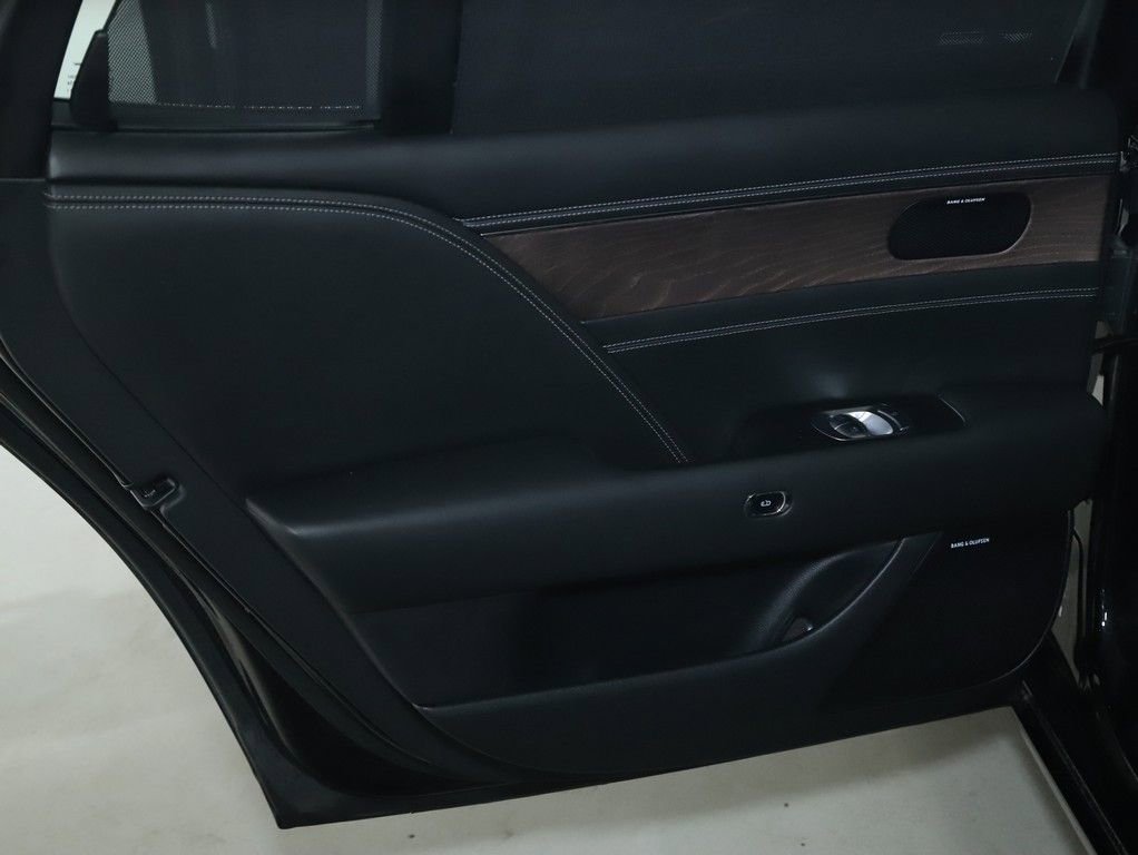Used 2023 Genesis G90 3.5T AWD/4WD image 15