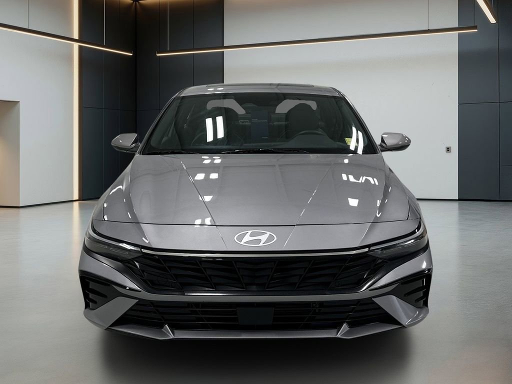 Certified 2025 Hyundai Elantra Limited image 4