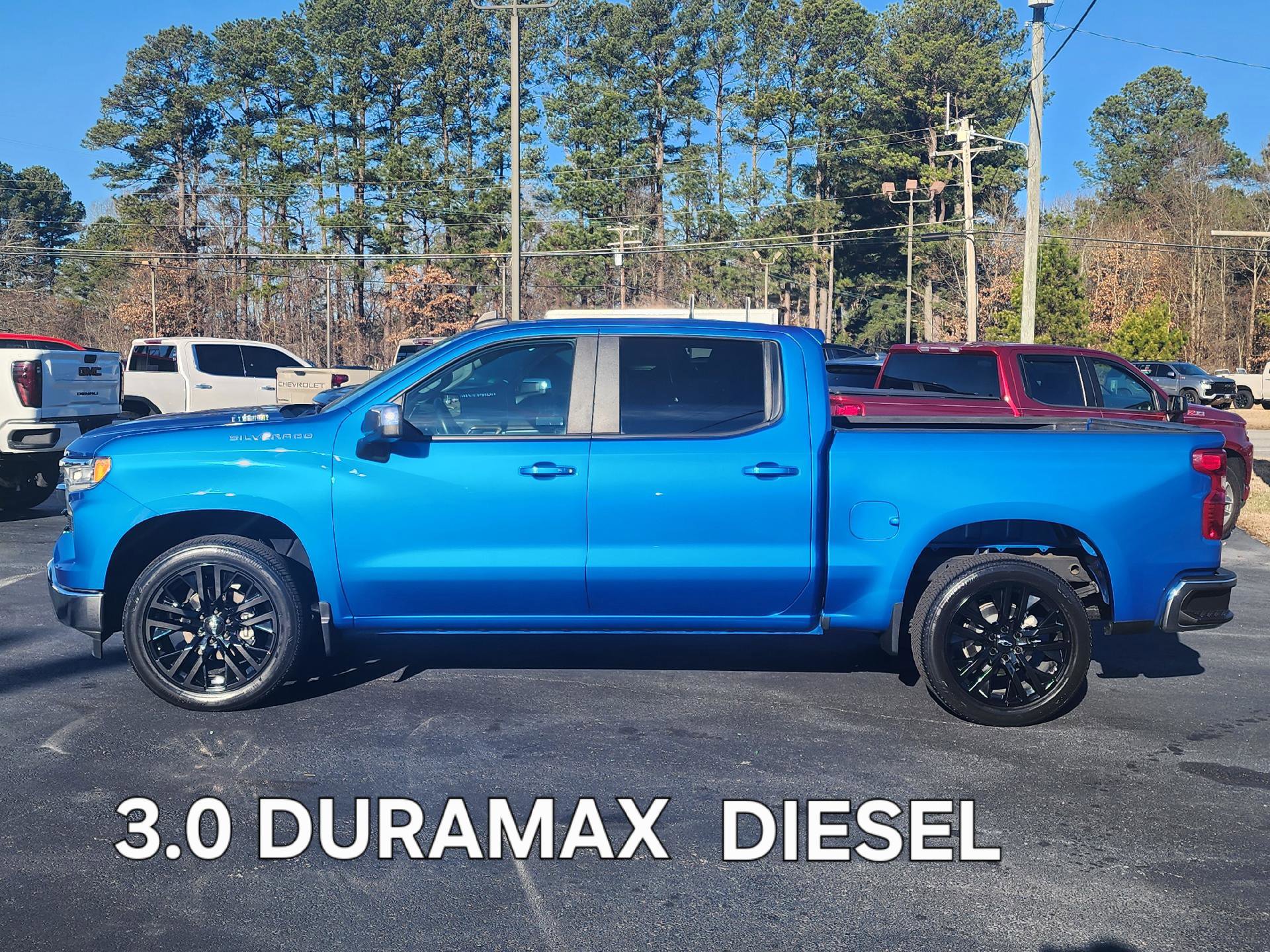 Used 2022 Chevrolet Silverado 1500 LT image 2