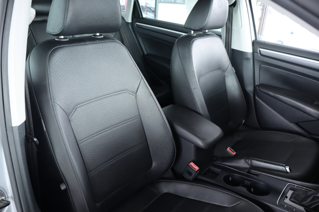 Used 2017 Volkswagen Passat 1.8T R-Line image 39