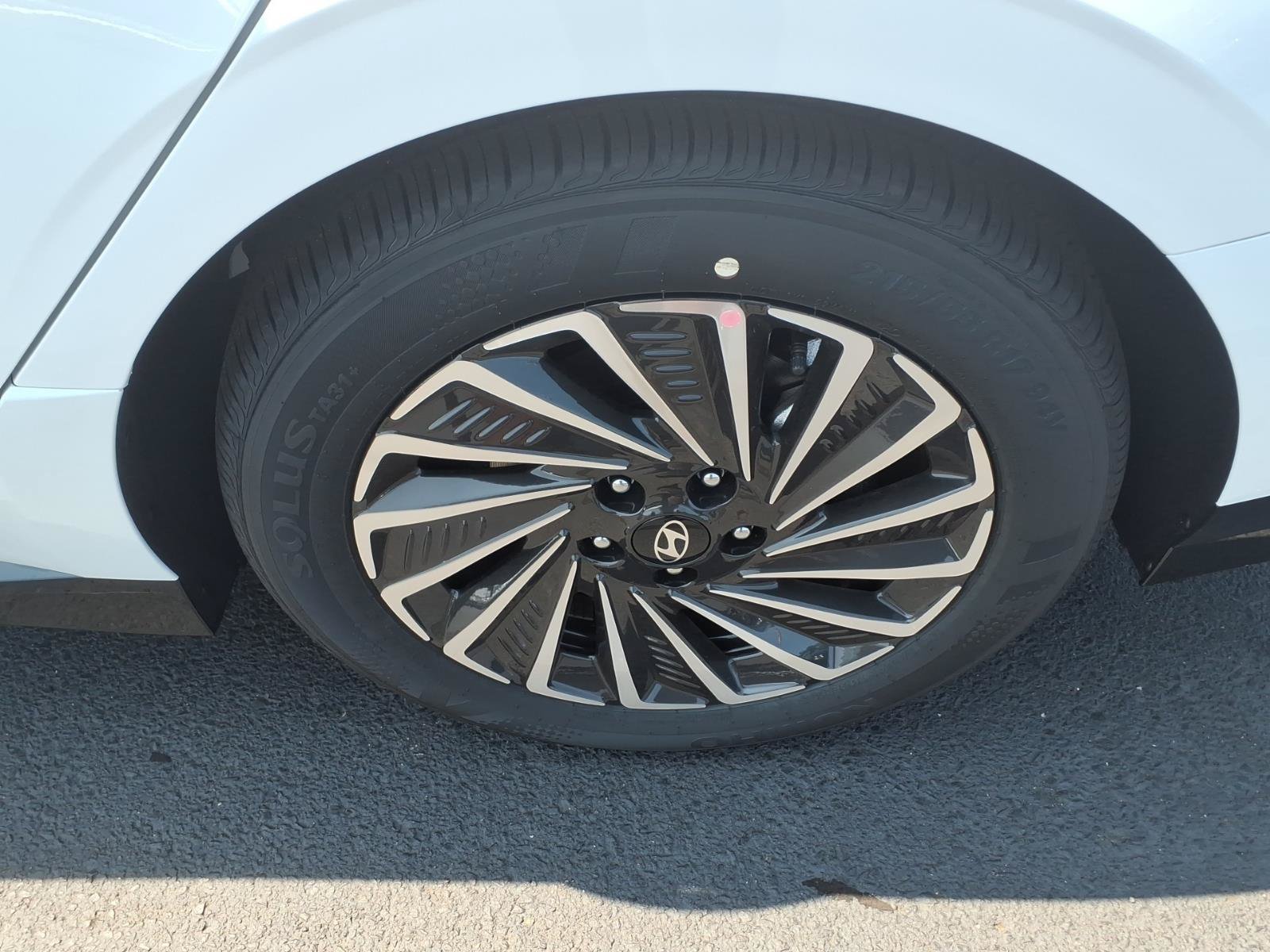 New 2026 Hyundai Sonata Limited FWD image 7