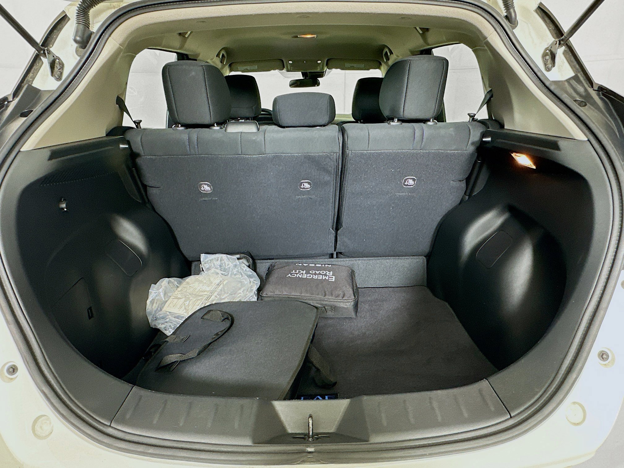 Used 2025 Nissan Leaf S FWD image 27