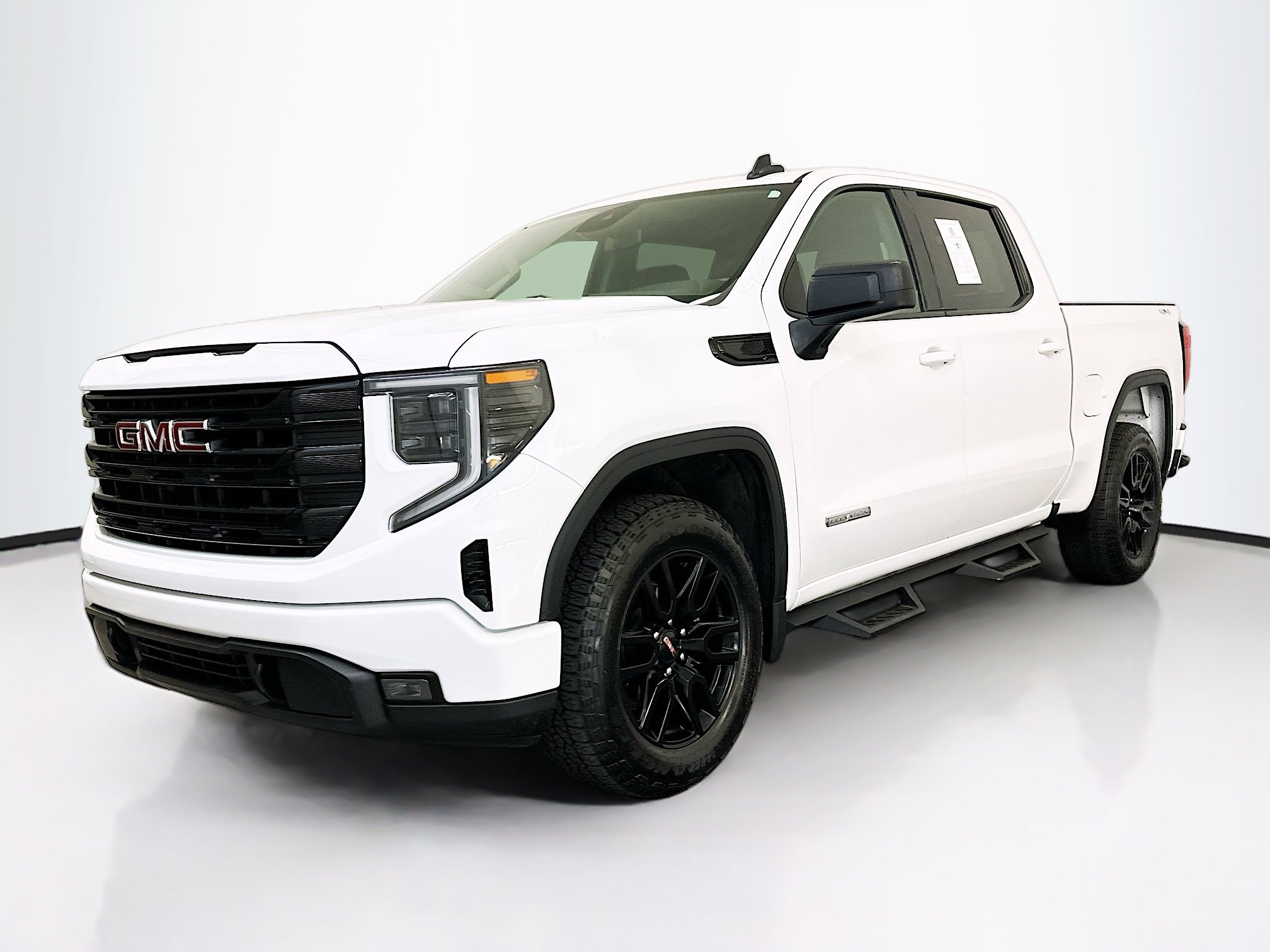 Used 2024 GMC Sierra 1500 Elevation image 3