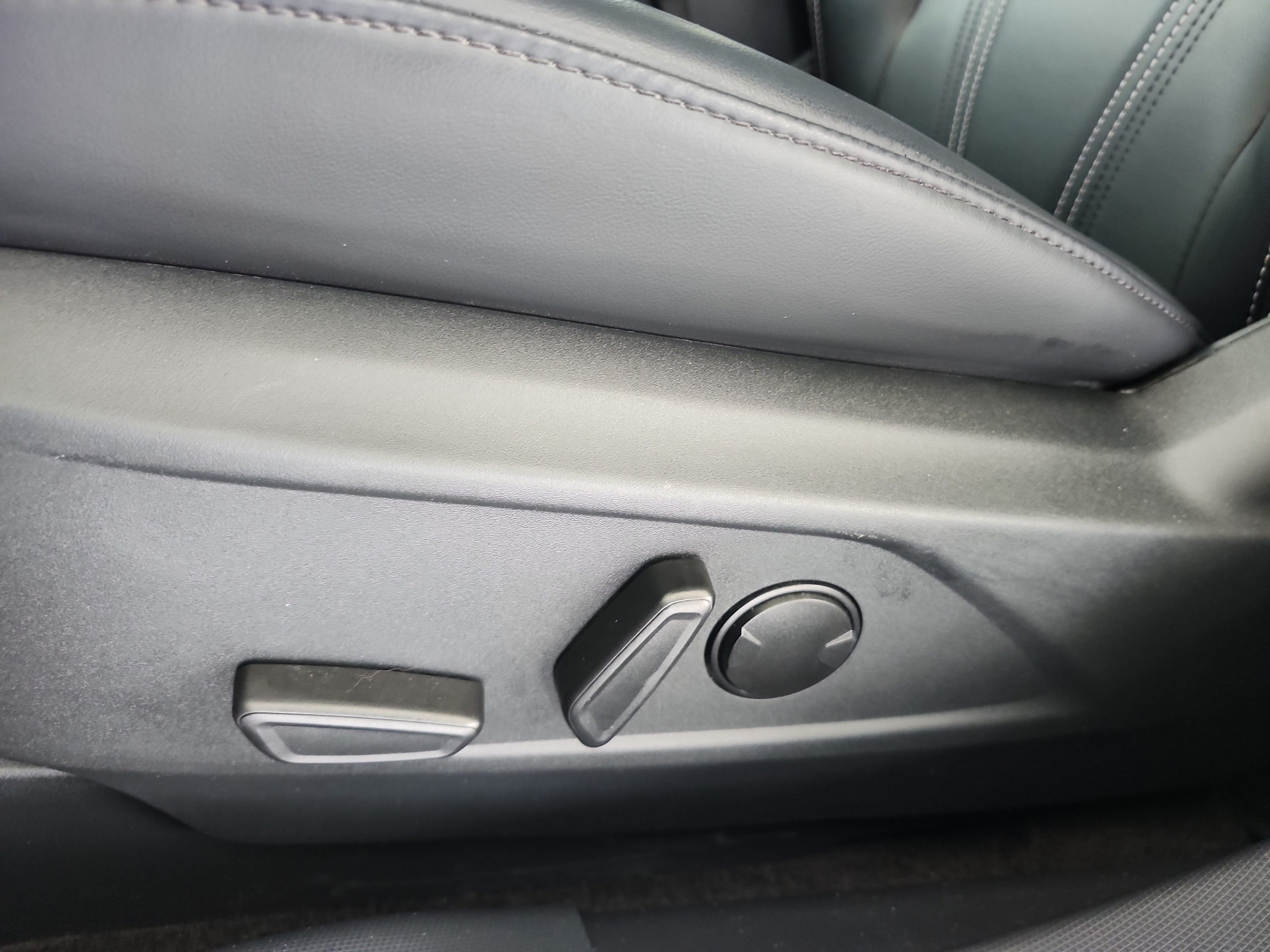 Certified 2025 Ford Mustang Mach-E Select RWD image 15