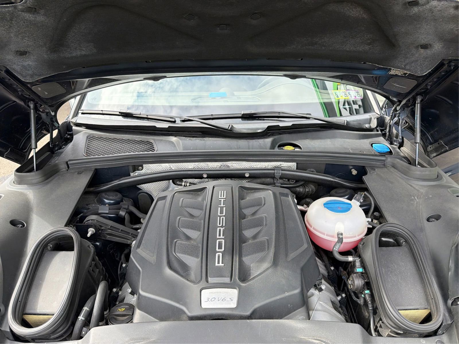 Used 2017 Porsche Macan S image 11