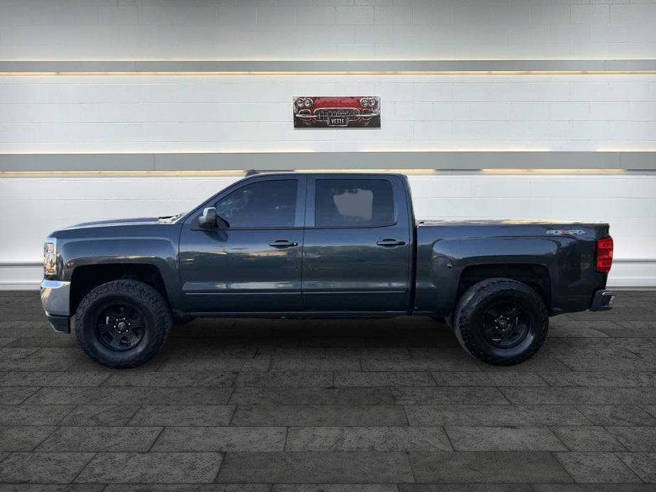 Used 2017 Chevrolet Silverado 1500 LT w/ LT Eassist Package AWD/4WD image 4