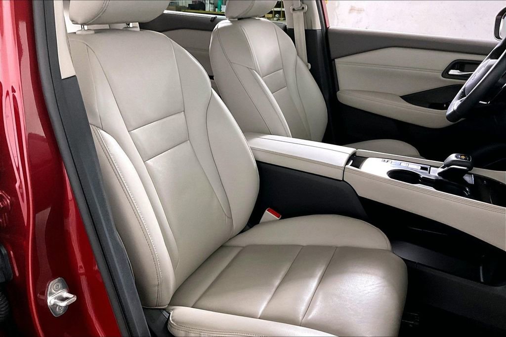 Used 2023 Nissan Rogue SL w/ SL Premium Package image 7