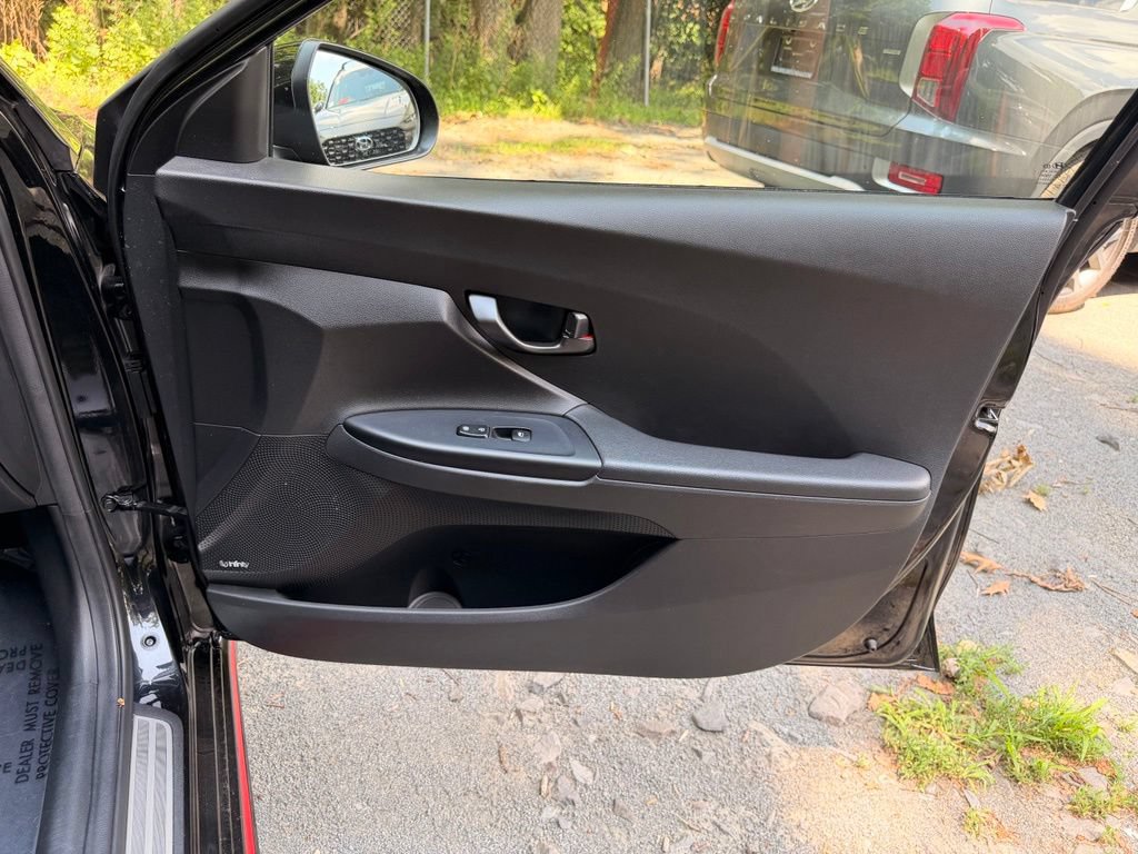 Certified 2022 Hyundai Veloster N FWD image 10