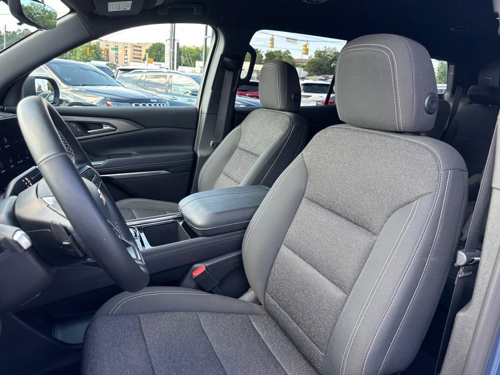 Used 2026 Chevrolet Traverse LT w/ Driver Confidence Package FWD image 14