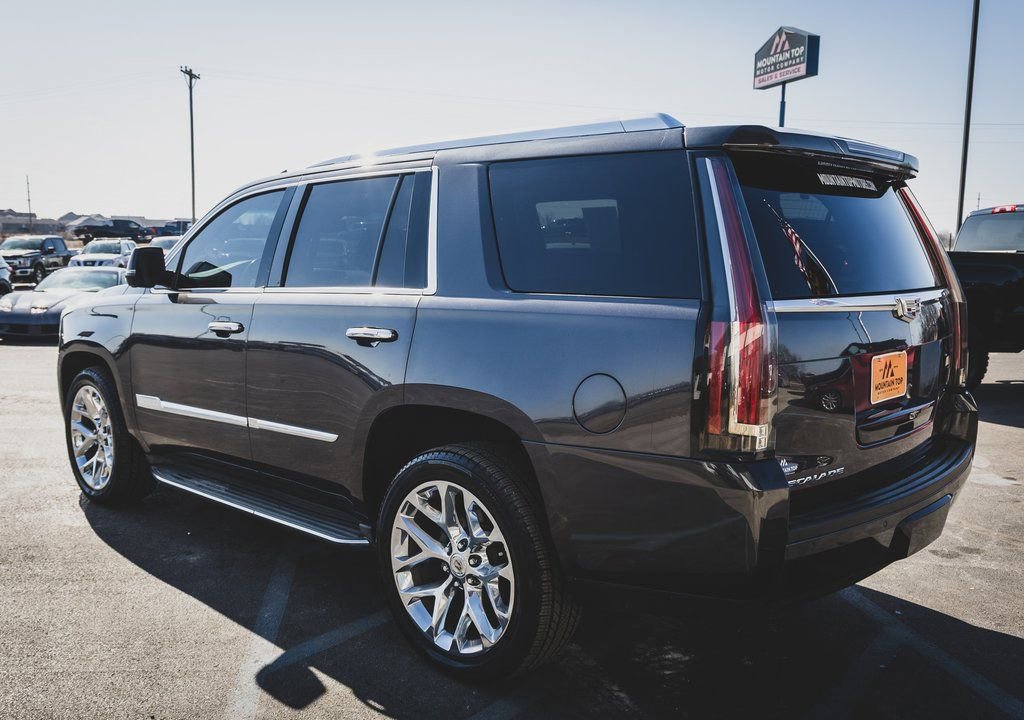 Used 2015 Cadillac Escalade Luxury image 20