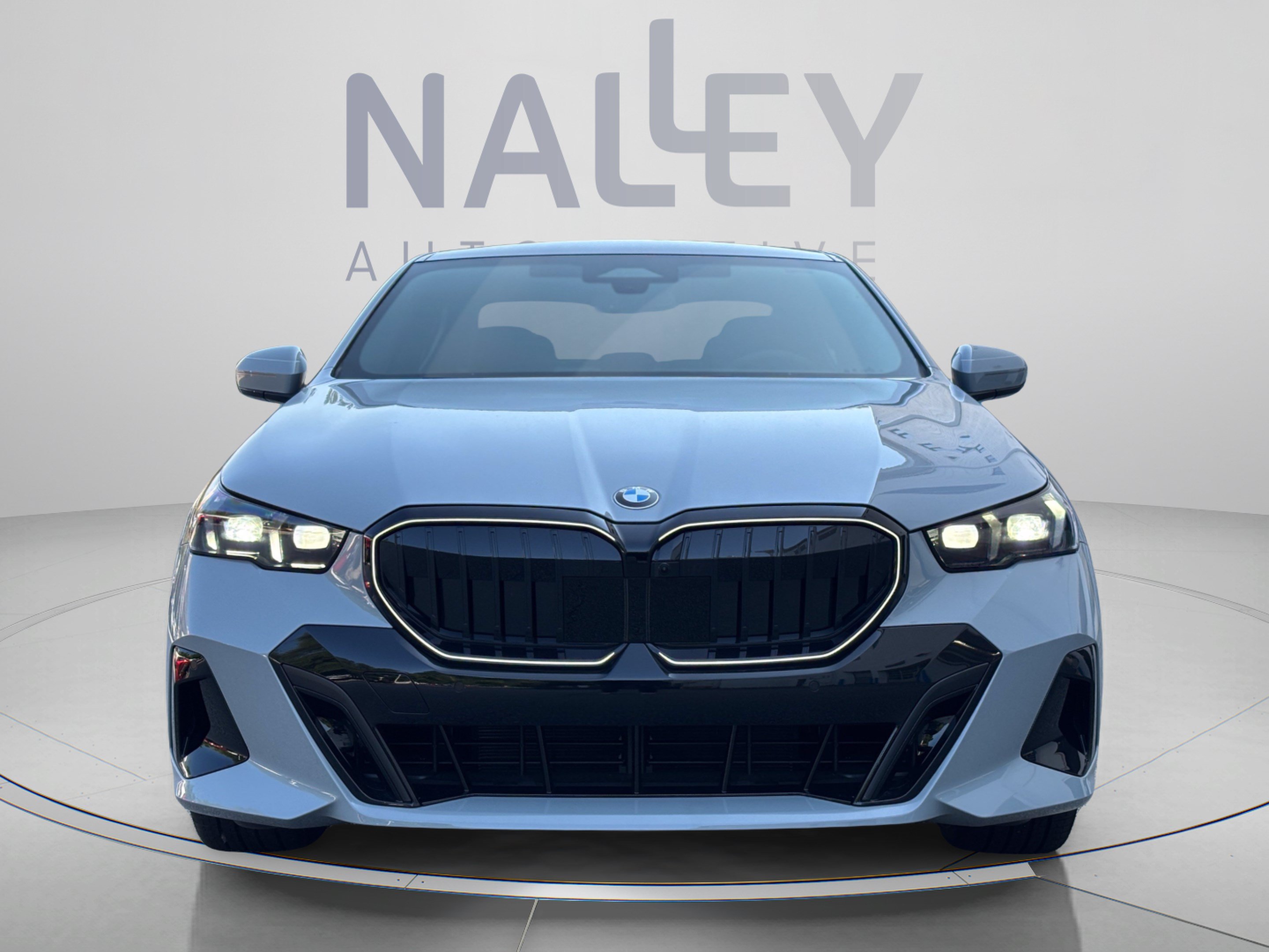 Used 2027 BMW 530i w/ M Sport Package RWD image 6