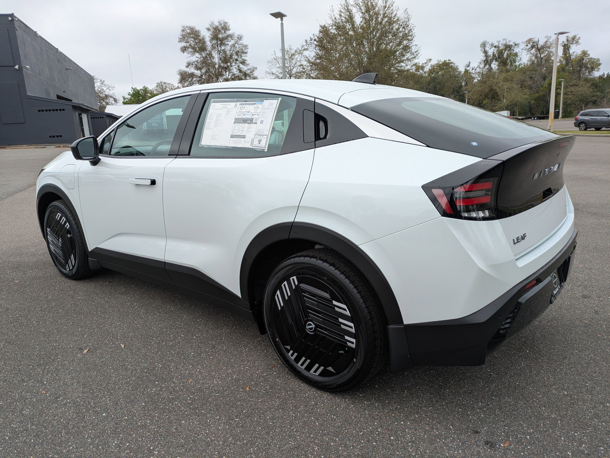 New 2026 Nissan Leaf image 6