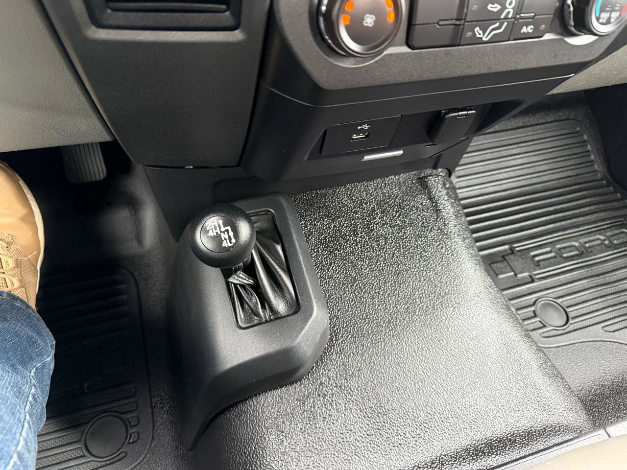 Used 2017 Ford F350 XL w/ Snow Plow Prep Package AWD/4WD image 25