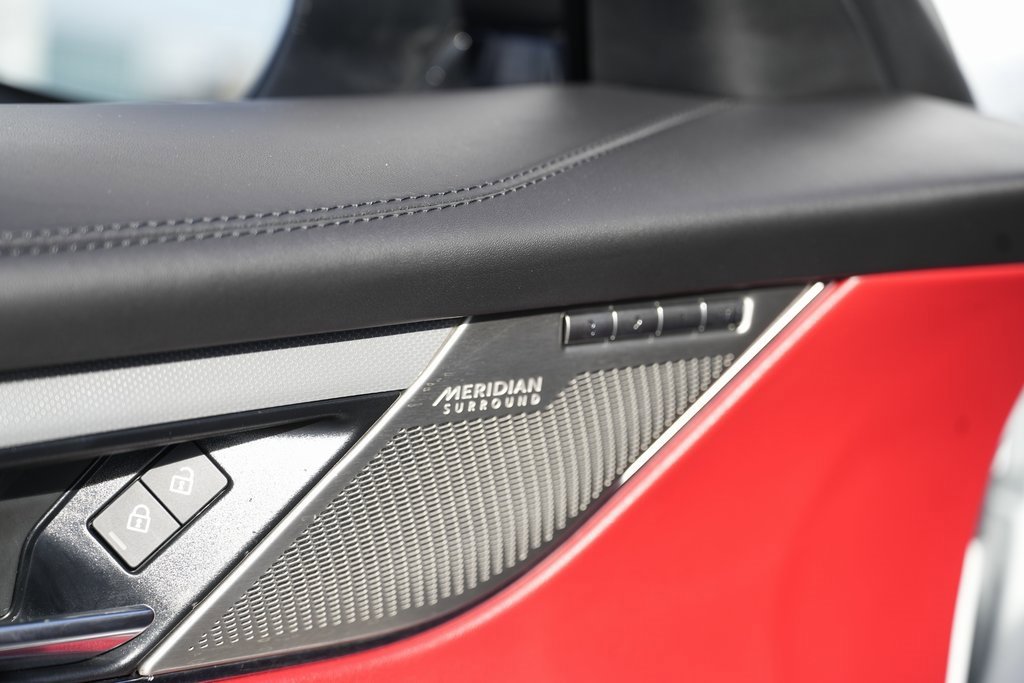 Used 2022 Jaguar F-PACE SVR image 26