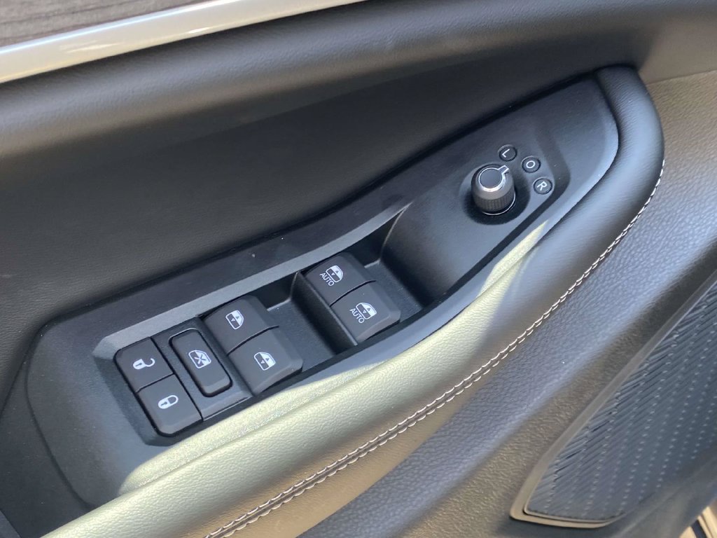 New 2026 Jeep Grand Cherokee Altitude RWD image 14