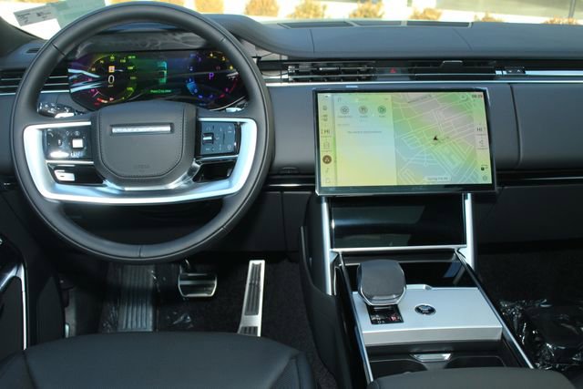 New 2026 Land Rover Range Rover Long Wheelbase SE image 4