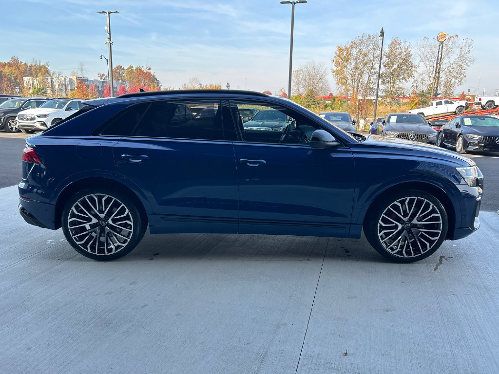 Used 2024 Audi SQ8 Premium Plus AWD/4WD image 9