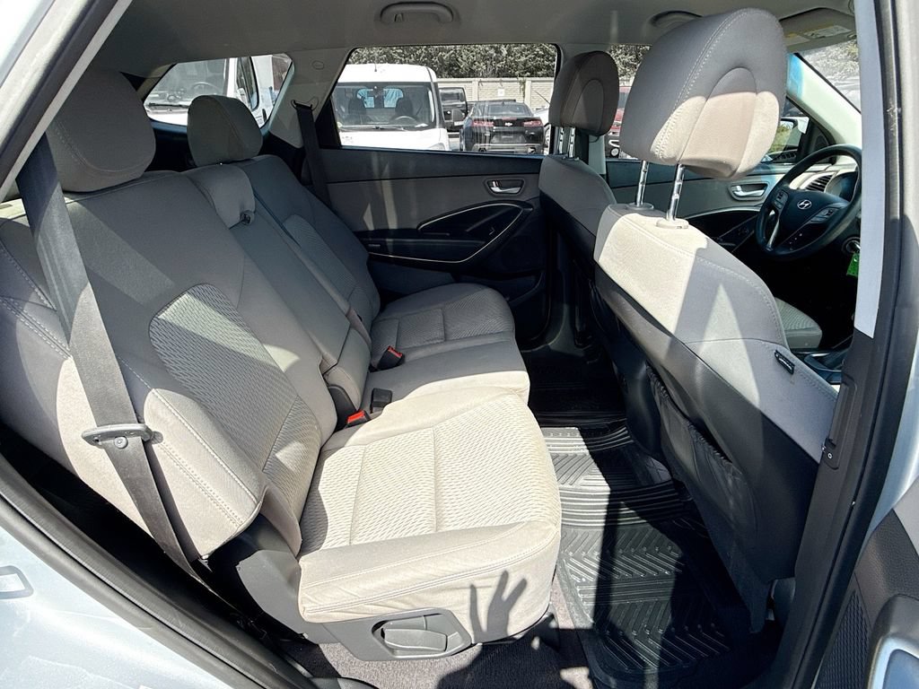 Used 2018 Hyundai Santa Fe SE w/ Cargo Package FWD image 30